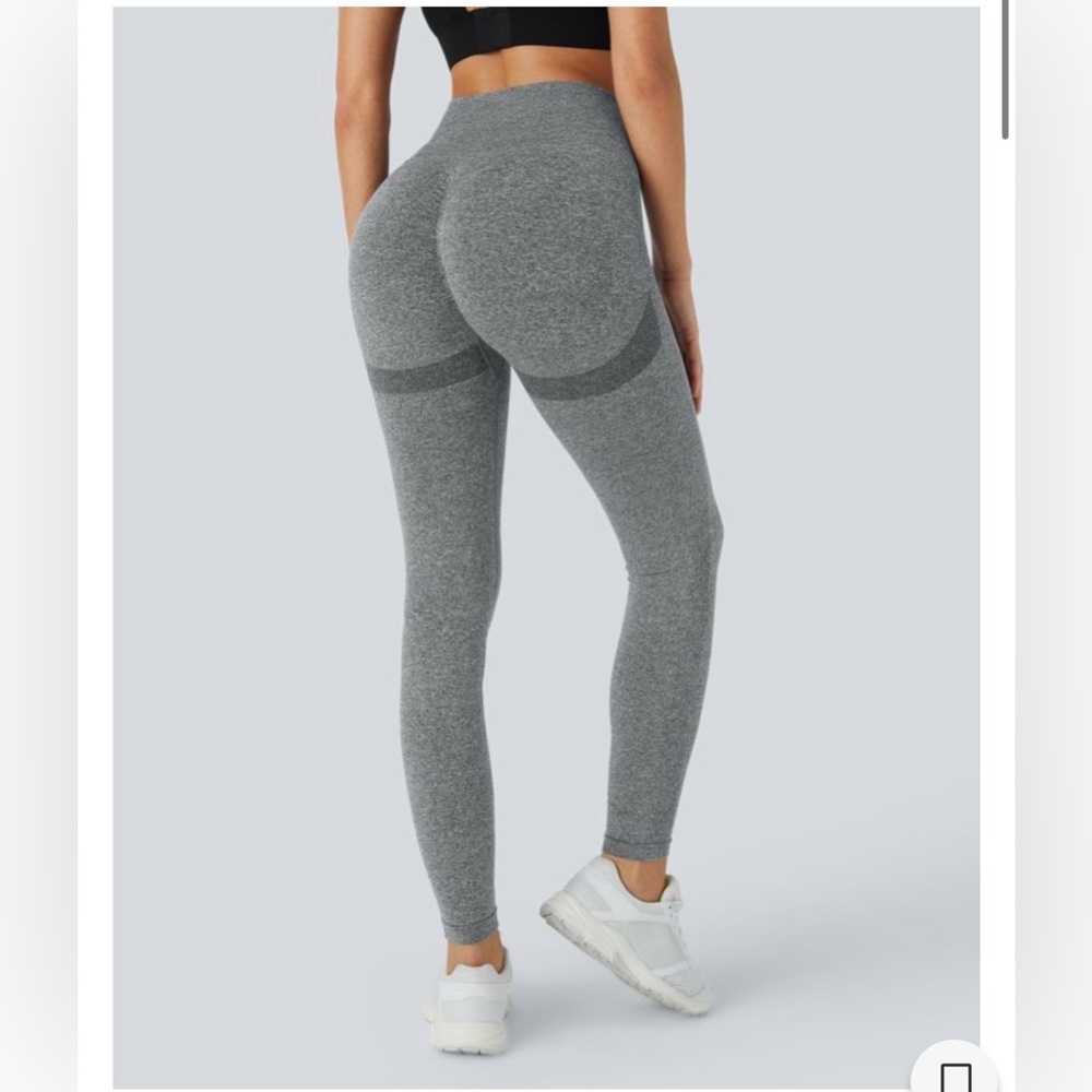 Halara OneForm Seamless Flow High Waisted Booty Scrunch Leggings